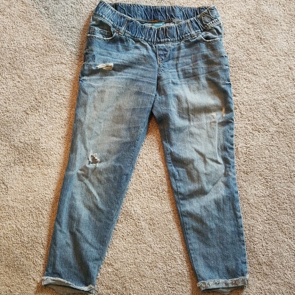 OLD NAVY maternity distressed capri